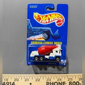 1991 Hot Wheels Oshkosh Cement Mixer 144 Toy Car